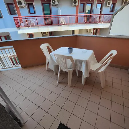 Smeralda Apartment *